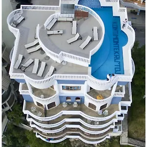 Hotel Monte Cristo With Rooftop Pool ****