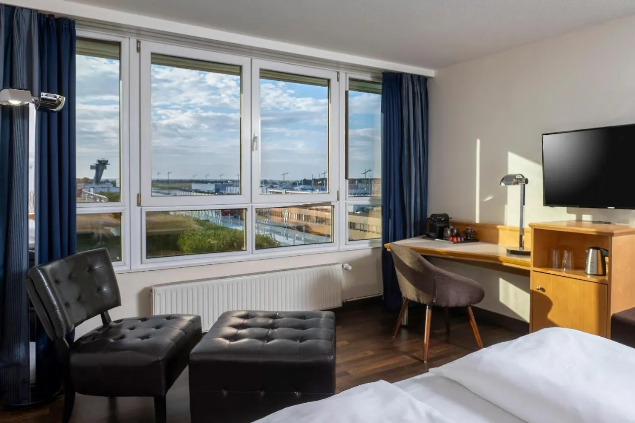 Mövenpick Hotel Nürnberg Airport 4*, Núremberg